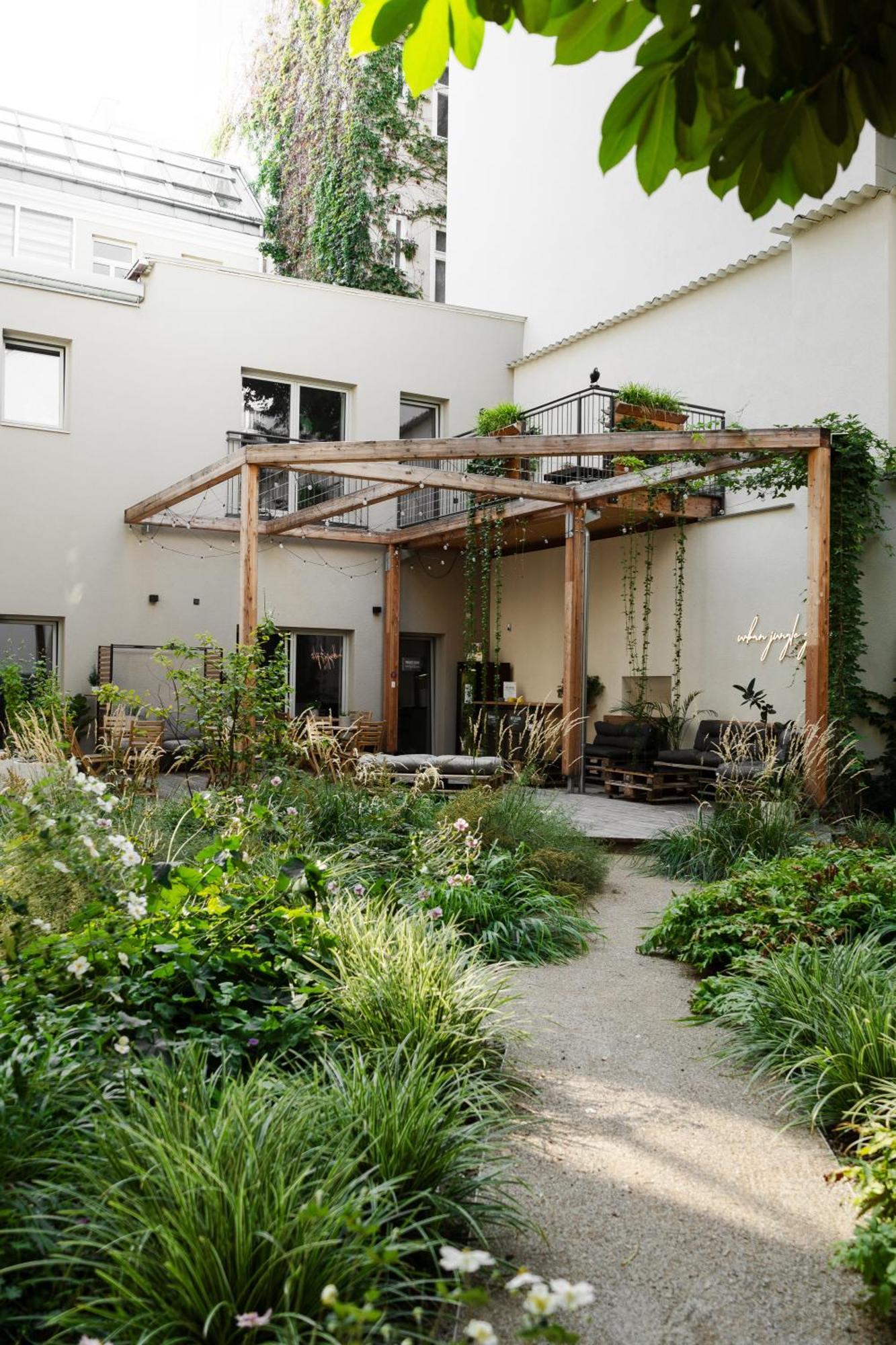 Urban Jungle Apartments Wenen Buitenkant foto