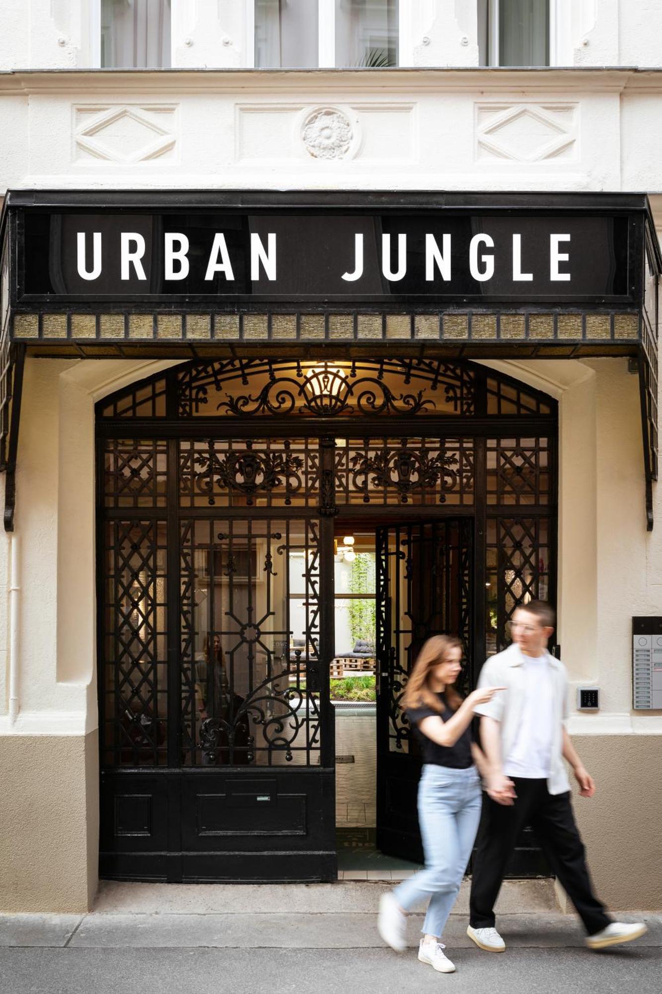 Urban Jungle Apartments Wenen Buitenkant foto